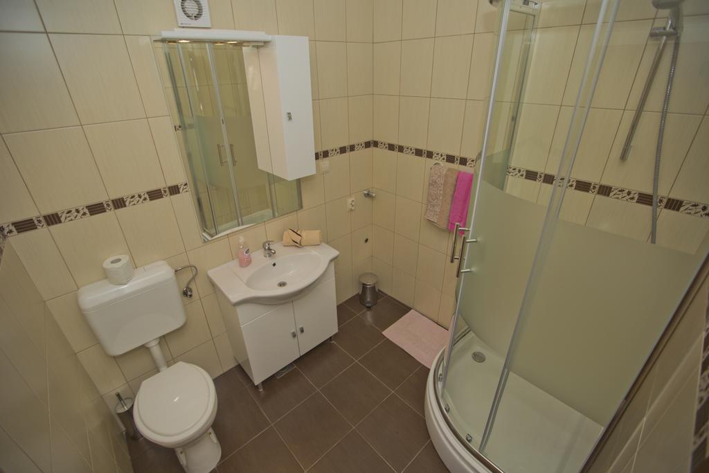 Apartmani Vini 赫瓦尔 外观 照片
